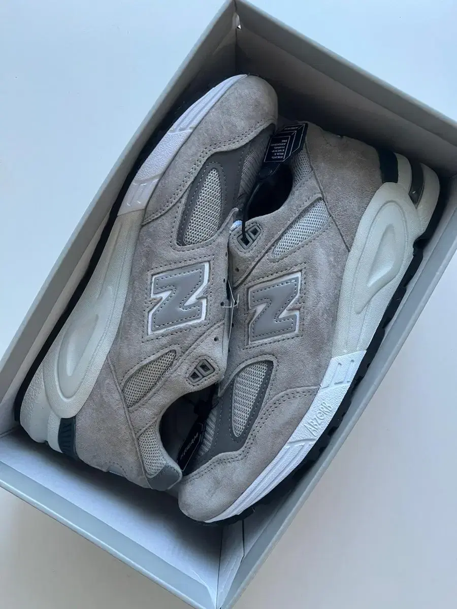 뉴발란스 990 v2 grey 2021 270